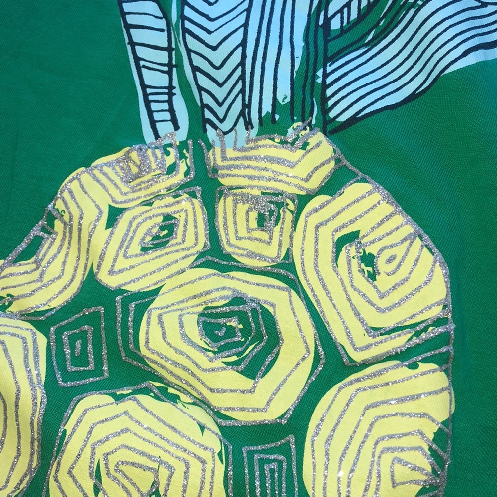 Graphic tees - Picture 11 of 11